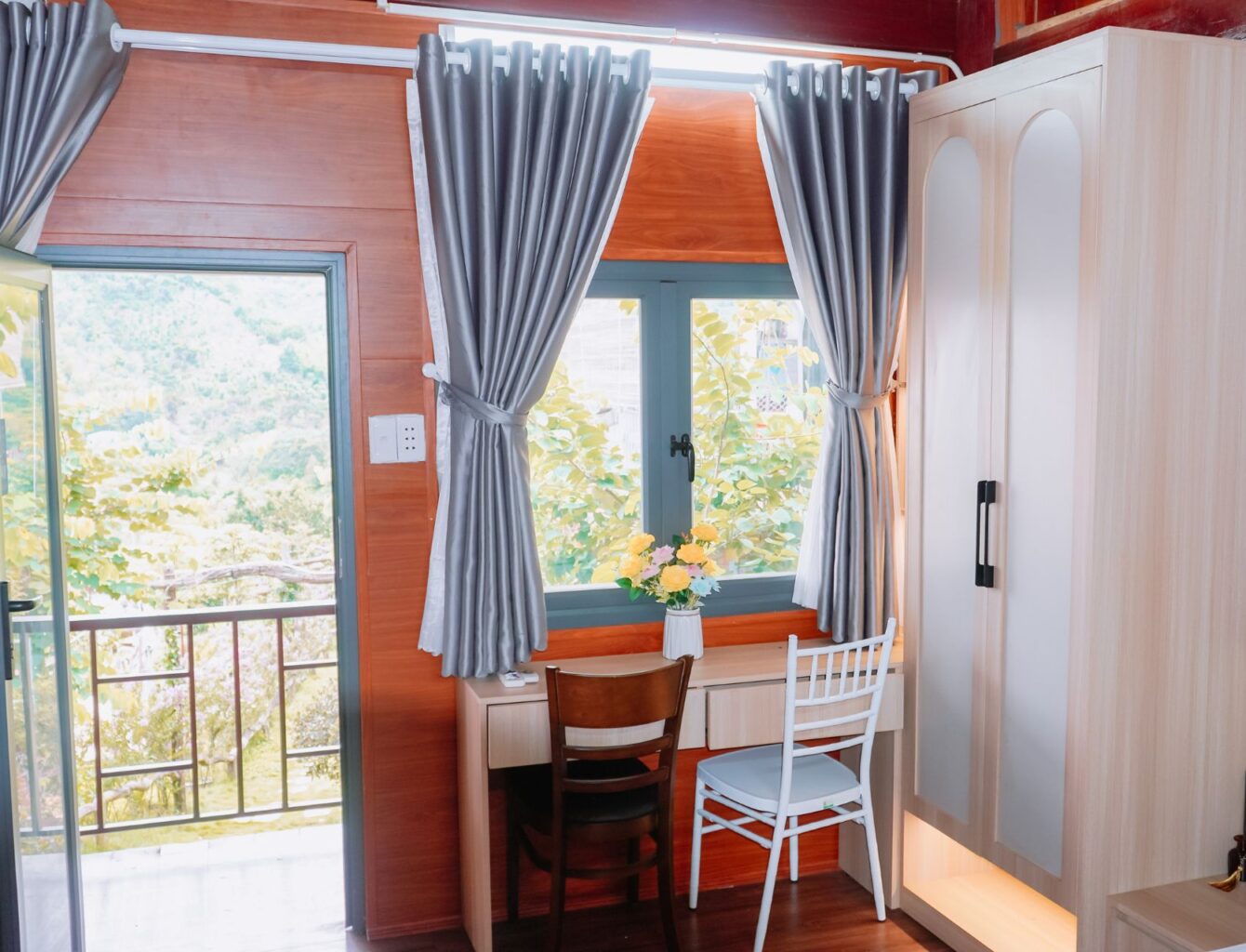 Eva Wooden House