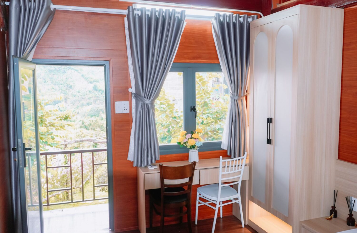 Eva Wooden House